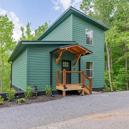 2 Brand New Cabins For Family Retreat!!